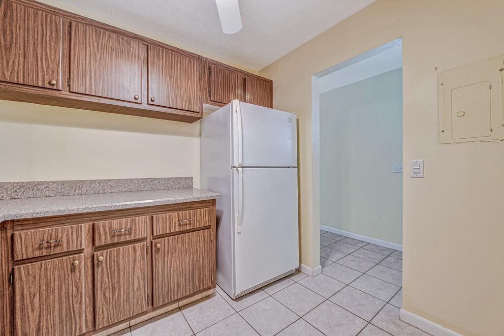 For Sale: $145,000 (2 beds, 2 baths, 1088 Square Feet)