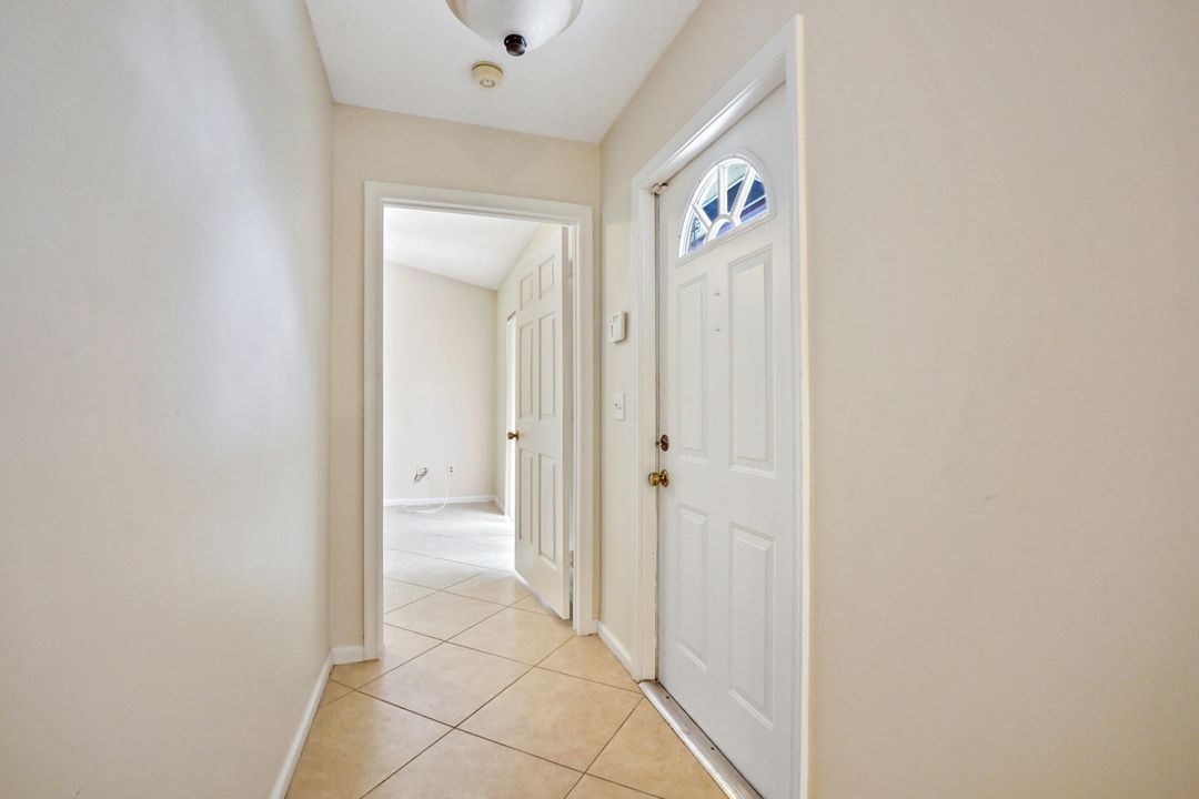 For Sale: $310,000 (2 beds, 2 baths, 1001 Square Feet)