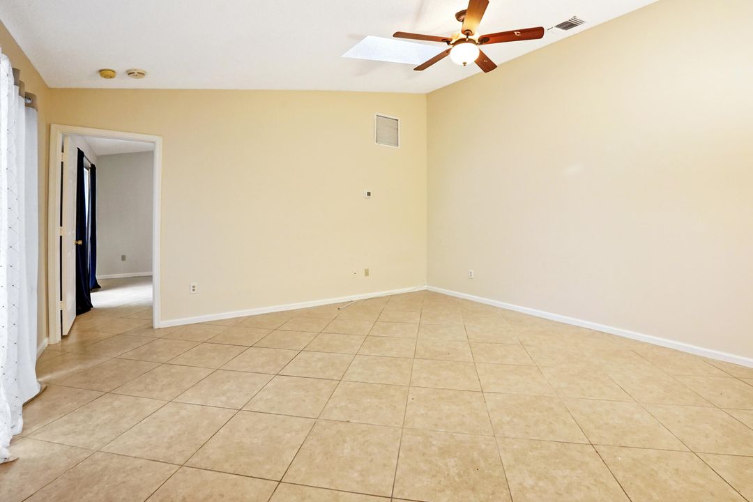 For Sale: $310,000 (2 beds, 2 baths, 1001 Square Feet)