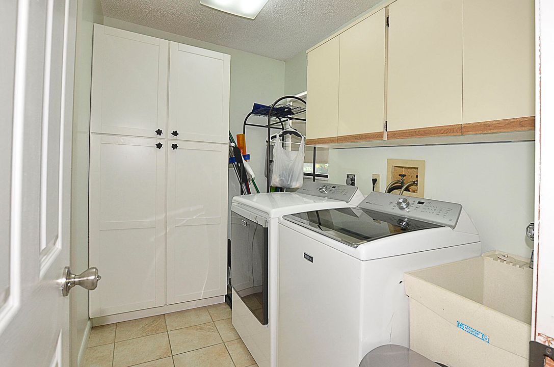 For Sale: $349,000 (3 beds, 2 baths, 1480 Square Feet)