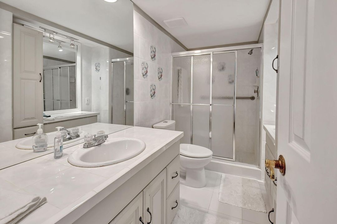For Sale: $835,000 (2 beds, 2 baths, 1326 Square Feet)