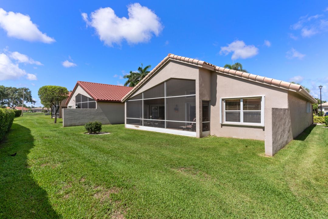 For Sale: $555,000 (3 beds, 2 baths, 1829 Square Feet)