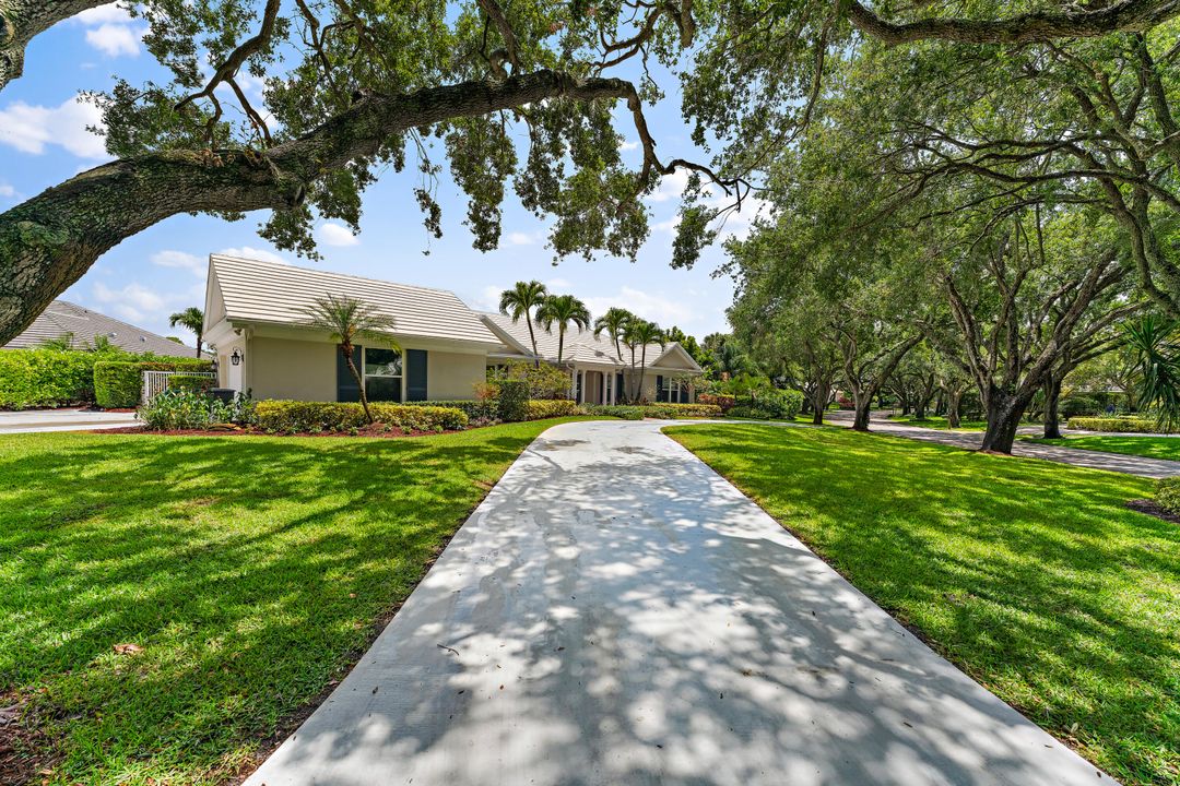 For Sale: $1,450,000 (3 beds, 3 baths, 2692 Square Feet)