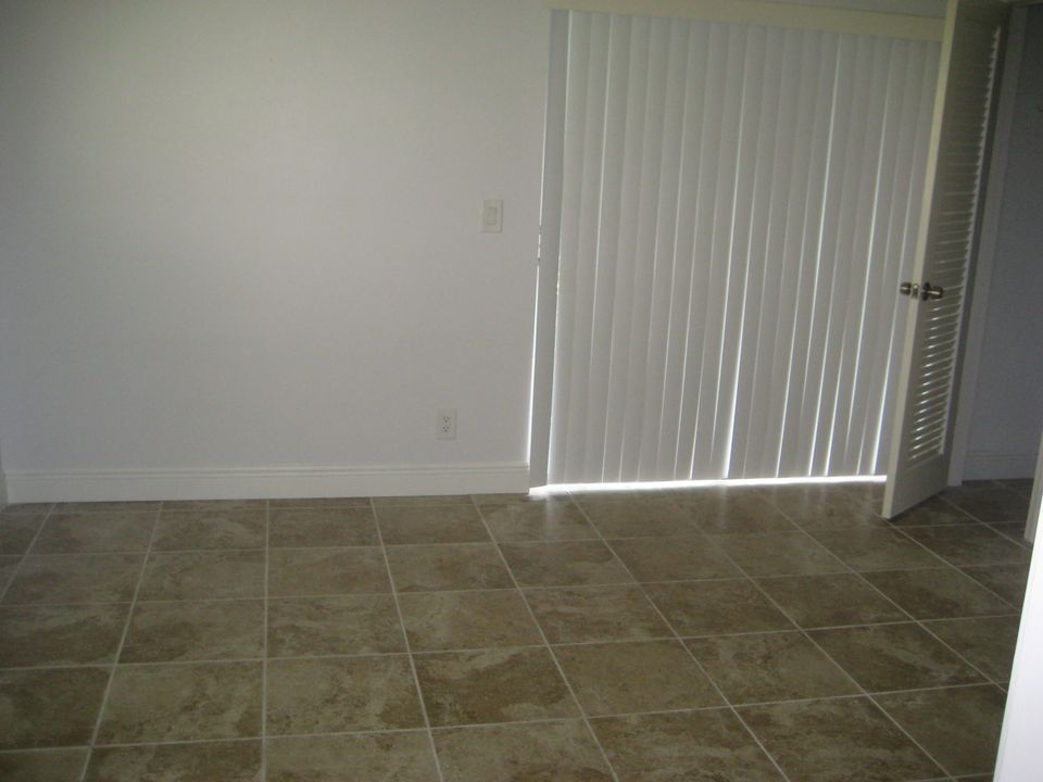 For Rent: $2,000 (1 beds, 1 baths, 705 Square Feet)