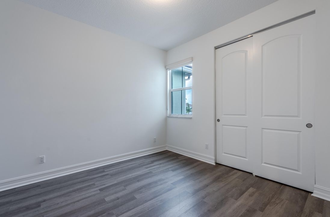 For Sale: $565,000 (3 beds, 2 baths, 2525 Square Feet)