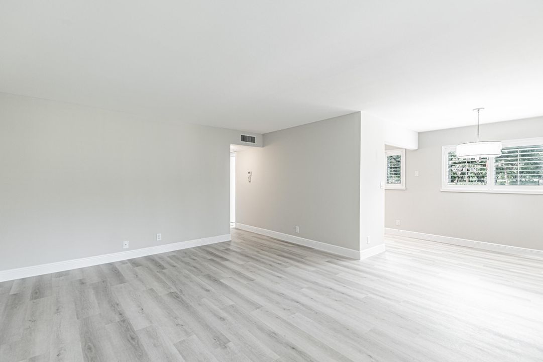 For Rent: $2,400 (2 beds, 2 baths, 955 Square Feet)