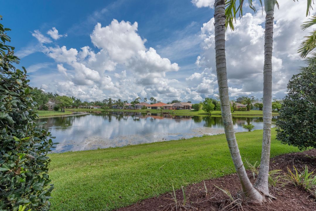 For Sale: $565,000 (3 beds, 2 baths, 2525 Square Feet)