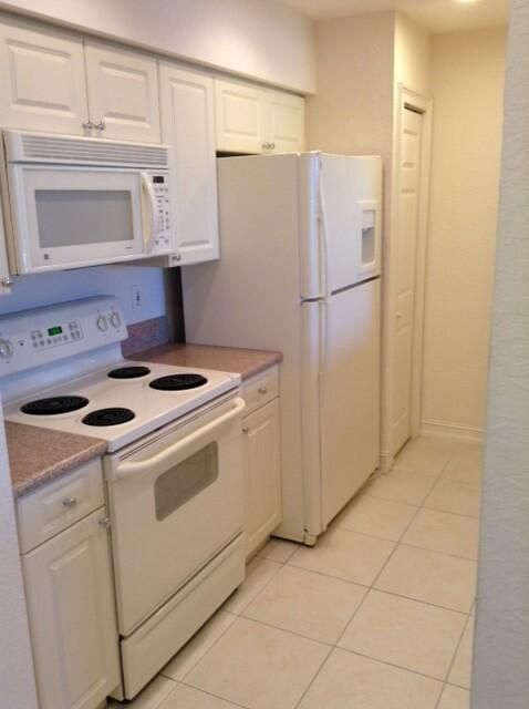 For Rent: $2,275 (2 beds, 2 baths, 1124 Square Feet)