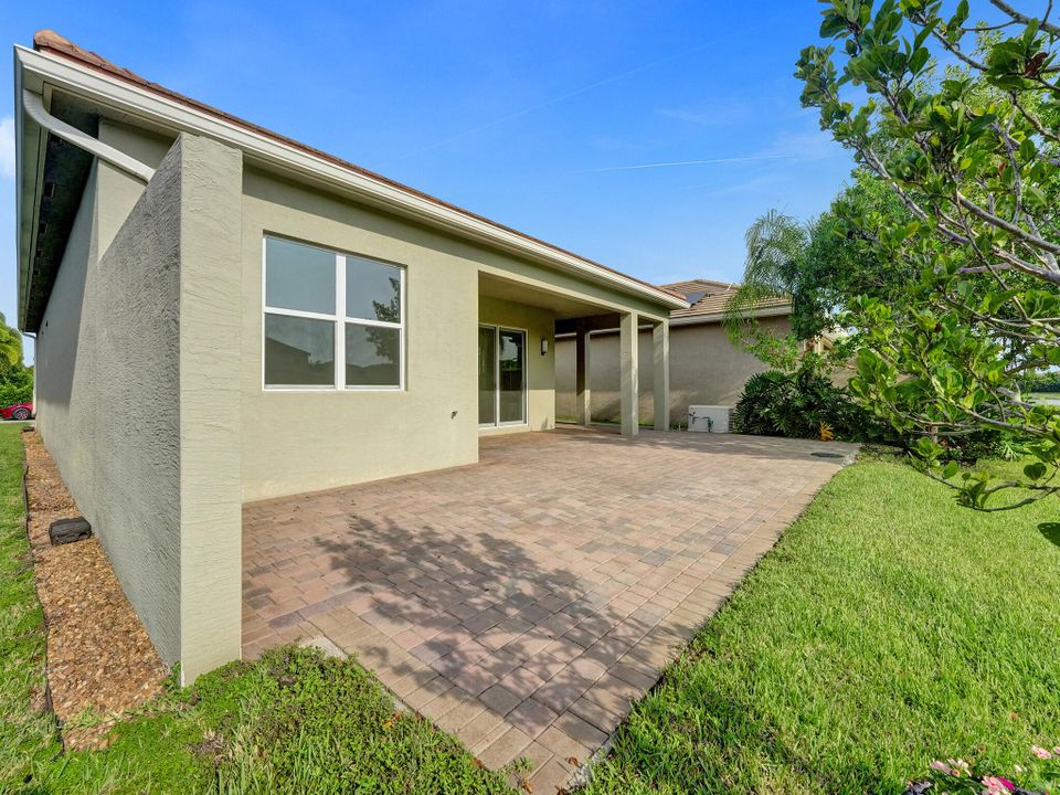 For Sale: $985,000 (3 beds, 2 baths, 2000 Square Feet)