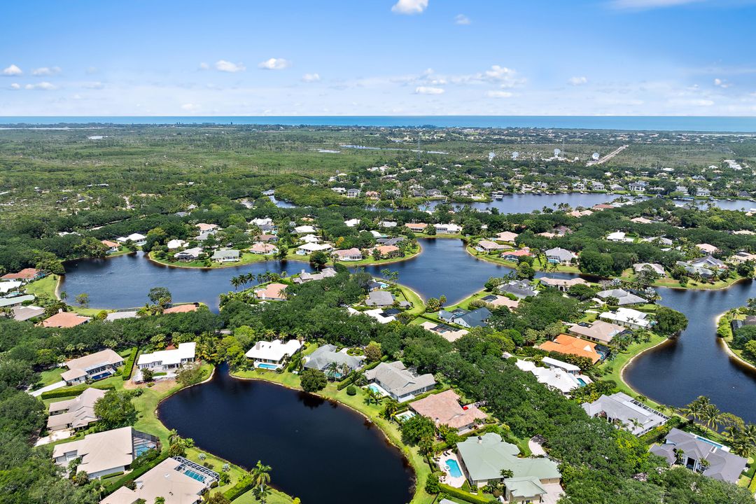 For Sale: $1,450,000 (3 beds, 3 baths, 2692 Square Feet)