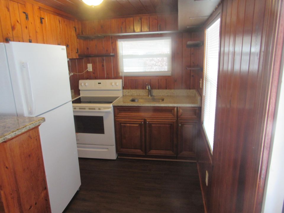 For Rent: $1,950 (0 beds, 1 baths, 600 Square Feet)