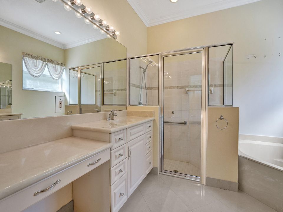 待售: $450,000 (3 贝兹, 2 浴室, 2080 平方英尺)