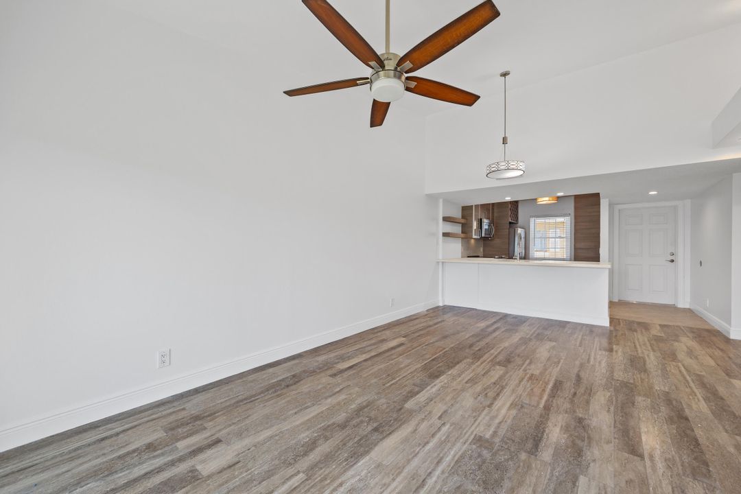 For Sale: $329,000 (2 beds, 2 baths, 1206 Square Feet)