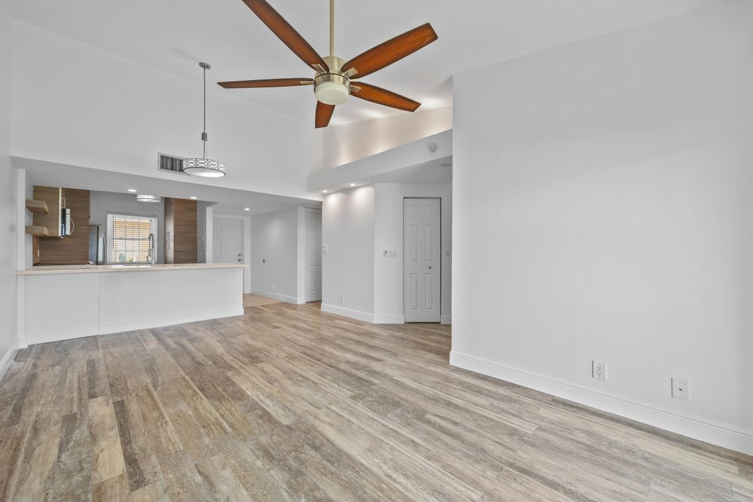 For Sale: $329,000 (2 beds, 2 baths, 1206 Square Feet)