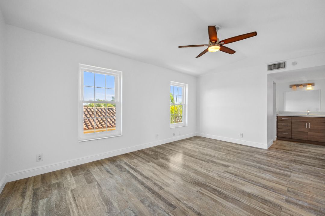 For Sale: $329,000 (2 beds, 2 baths, 1206 Square Feet)