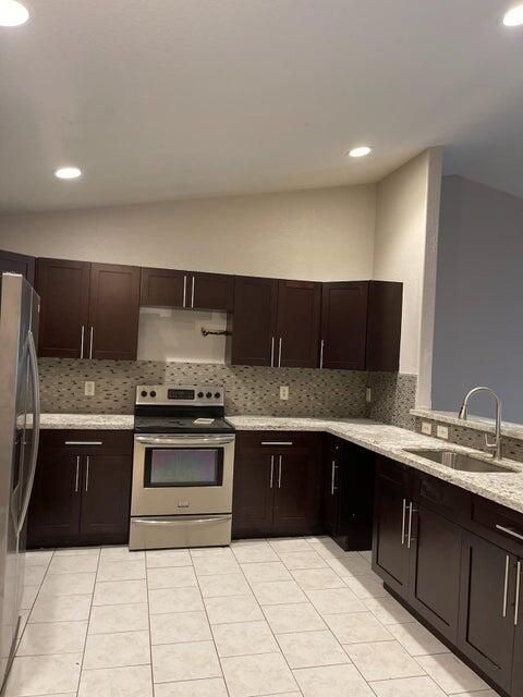 For Rent: $2,500 (4 beds, 2 baths, 1532 Square Feet)