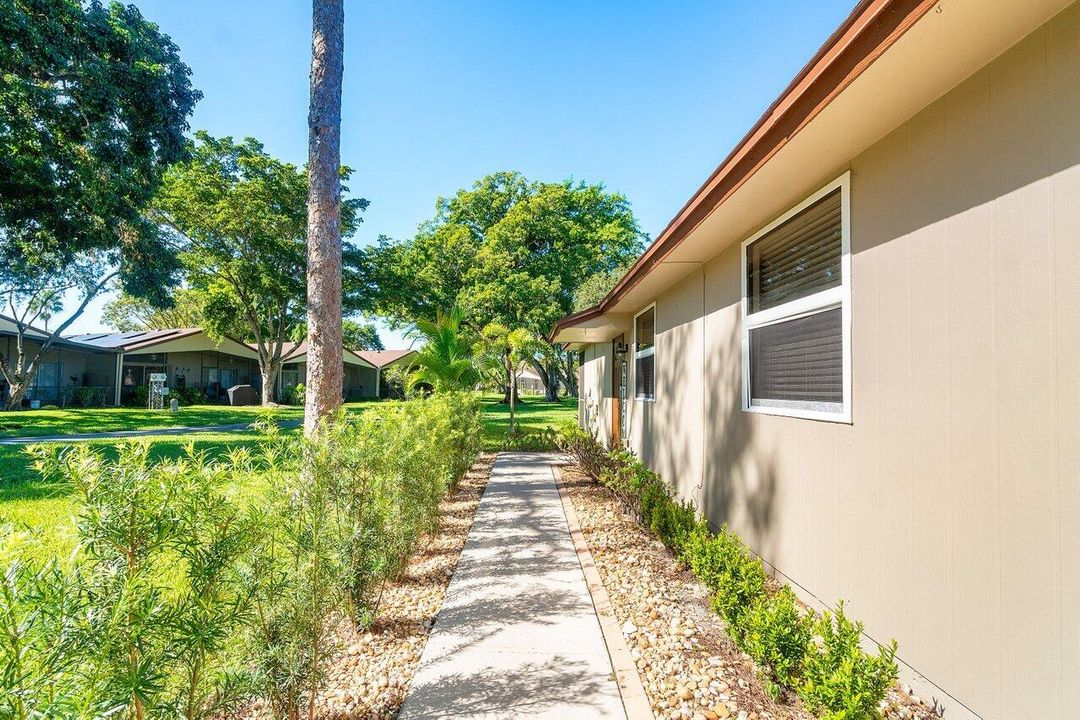 For Sale: $425,000 (3 beds, 2 baths, 1200 Square Feet)