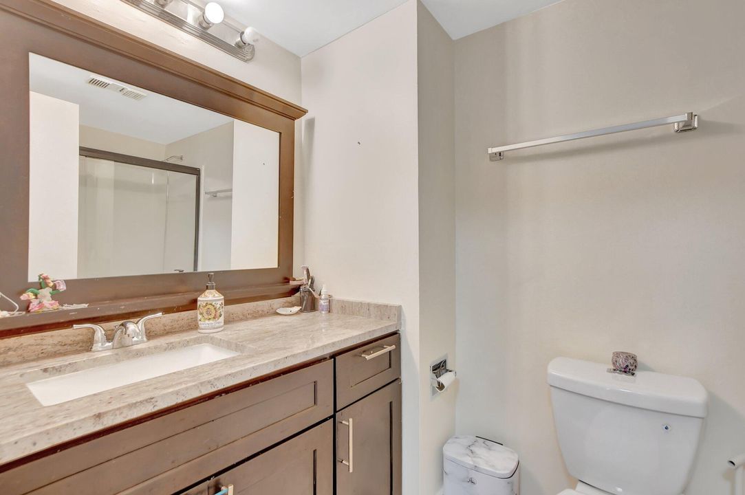 For Sale: $379,000 (2 beds, 2 baths, 1281 Square Feet)