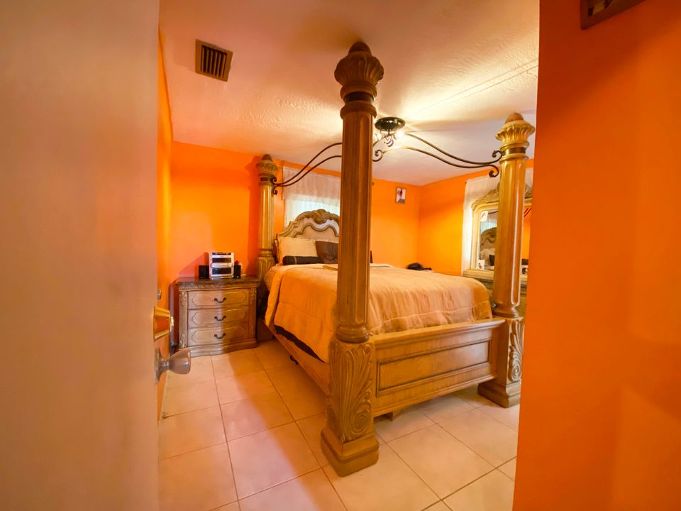 For Sale: $380,000 (3 beds, 2 baths, 1035 Square Feet)