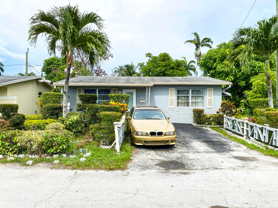 For Sale: $380,000 (3 beds, 2 baths, 1035 Square Feet)