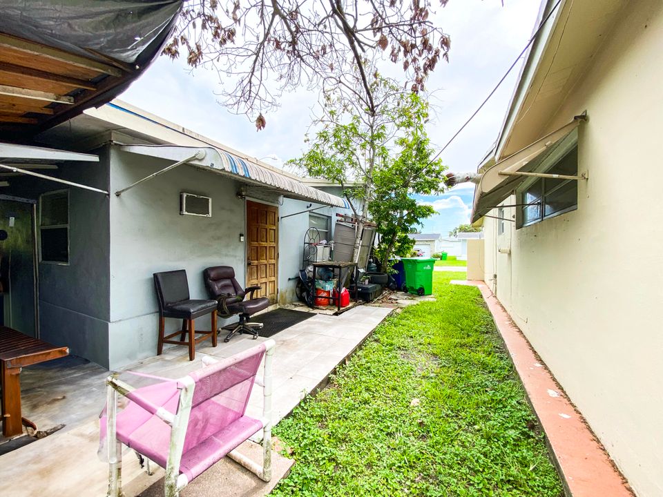 For Sale: $380,000 (3 beds, 2 baths, 1035 Square Feet)