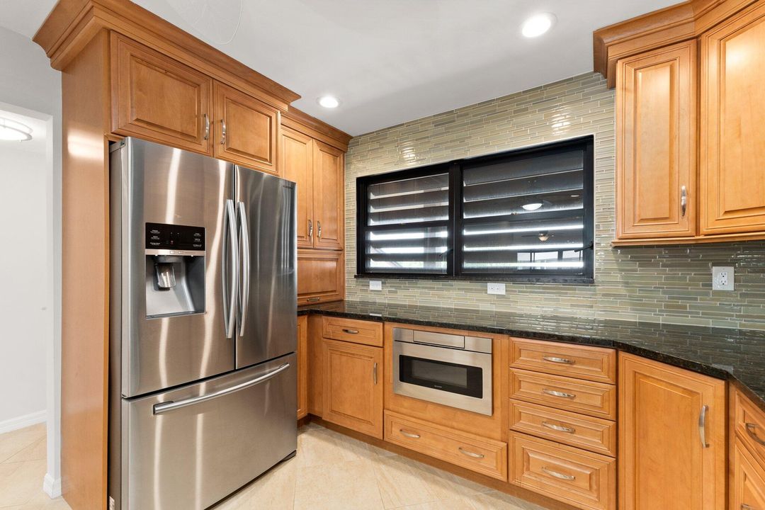 For Sale: $379,888 (2 beds, 2 baths, 1351 Square Feet)