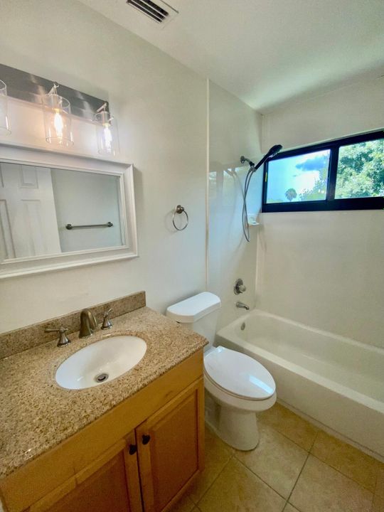 For Sale: $329,900 (2 beds, 2 baths, 1284 Square Feet)