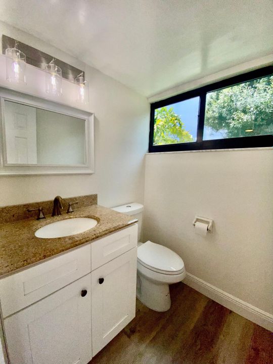 For Sale: $329,900 (2 beds, 2 baths, 1284 Square Feet)
