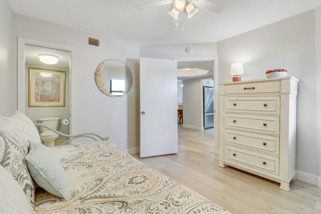 For Sale: $554,900 (2 beds, 2 baths, 1206 Square Feet)