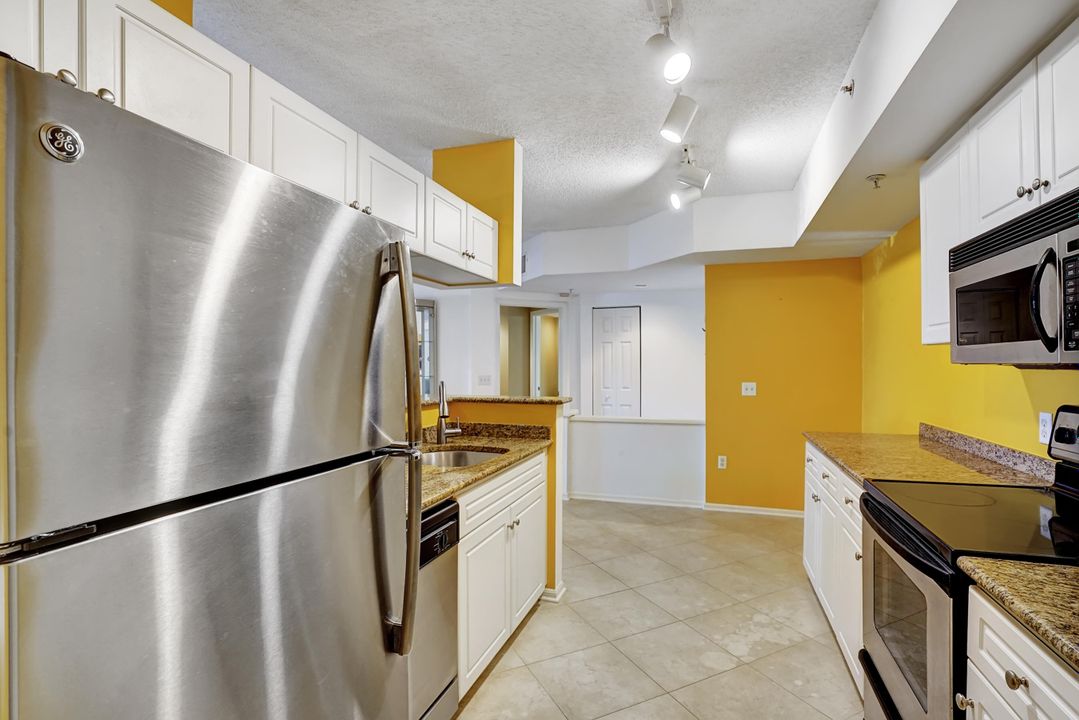 For Sale: $459,500 (3 beds, 2 baths, 1378 Square Feet)