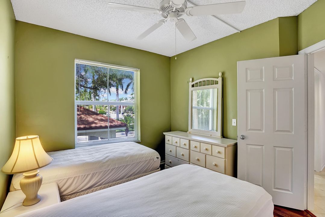 For Sale: $459,500 (3 beds, 2 baths, 1378 Square Feet)