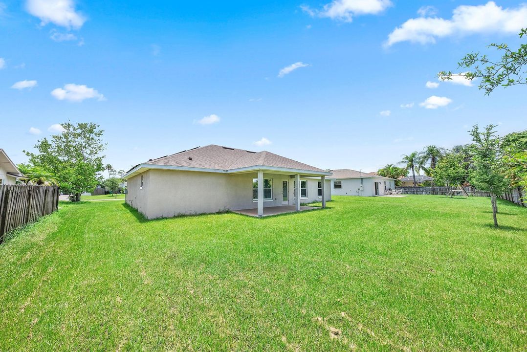 For Sale: $470,000 (3 beds, 2 baths, 2072 Square Feet)