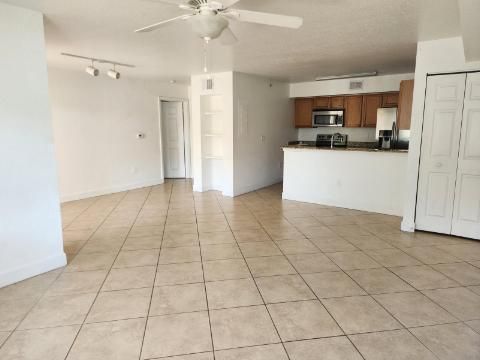 For Rent: $1,500 (1 beds, 1 baths, 868 Square Feet)