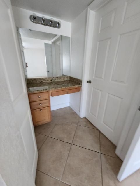 For Rent: $1,500 (1 beds, 1 baths, 868 Square Feet)