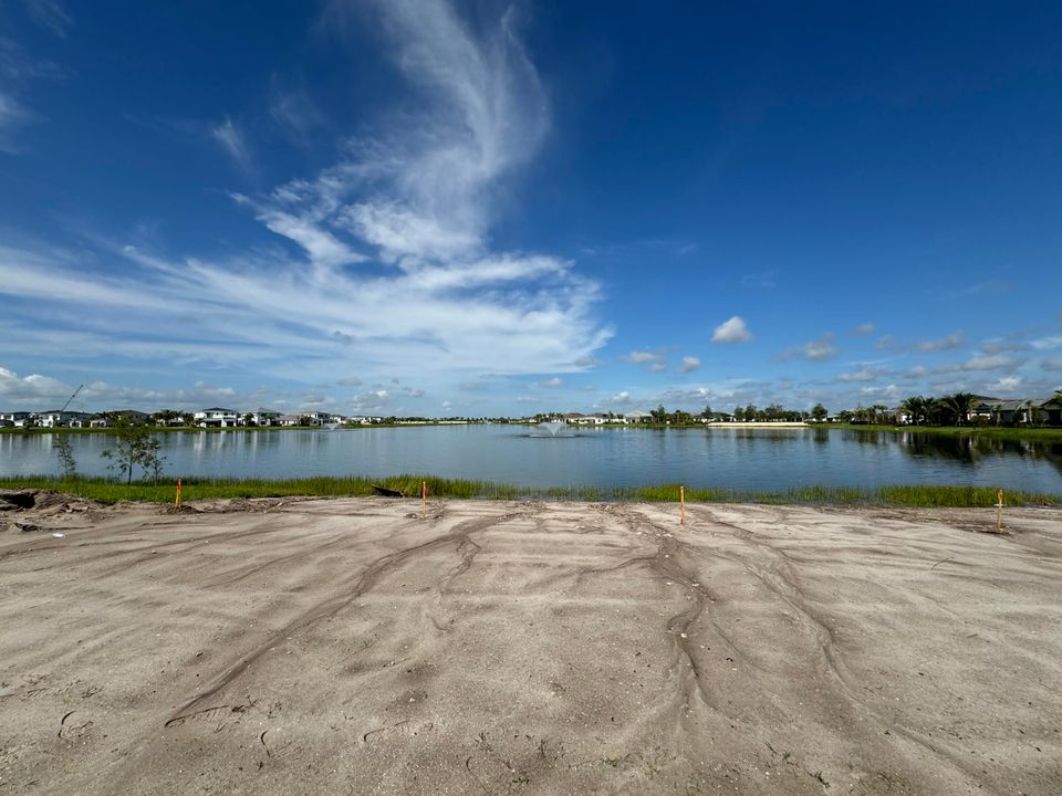 For Sale: $911,635 (3 beds, 2 baths, 2217 Square Feet)