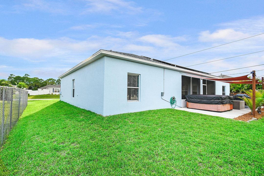 For Sale: $490,000 (4 beds, 2 baths, 2235 Square Feet)