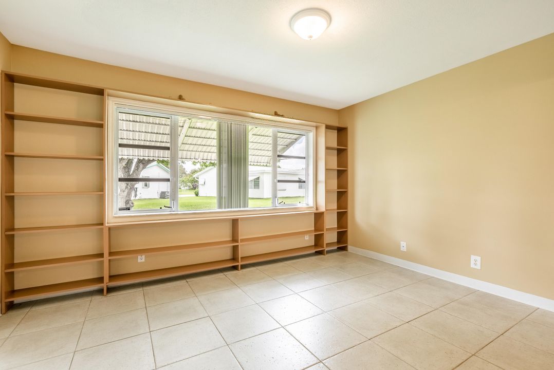 For Sale: $324,900 (2 beds, 1 baths, 1224 Square Feet)