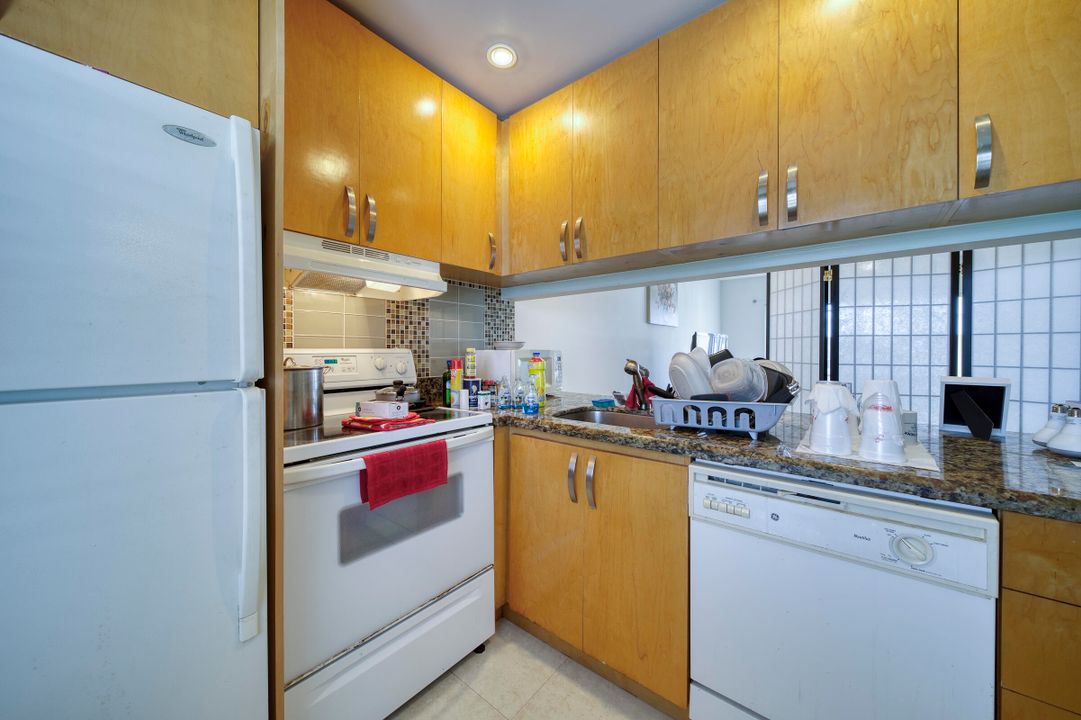 For Sale: $274,900 (2 beds, 2 baths, 1045 Square Feet)