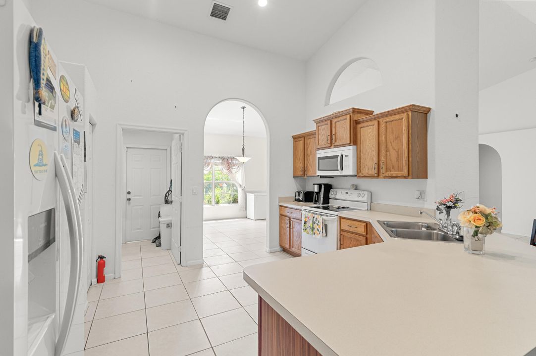For Sale: $485,000 (3 beds, 2 baths, 2224 Square Feet)