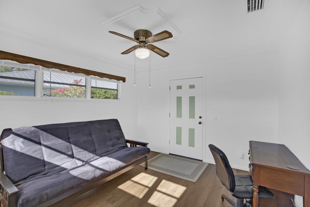 For Sale: $305,000 (2 beds, 2 baths, 1199 Square Feet)