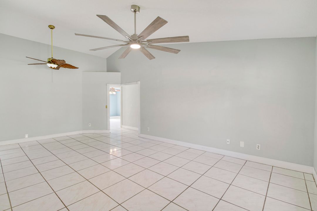 For Sale: $415,000 (3 beds, 2 baths, 1089 Square Feet)