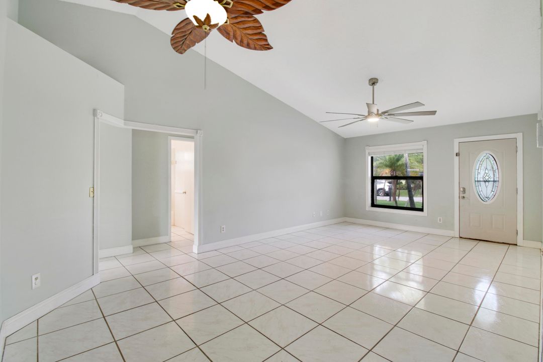 For Sale: $415,000 (3 beds, 2 baths, 1089 Square Feet)