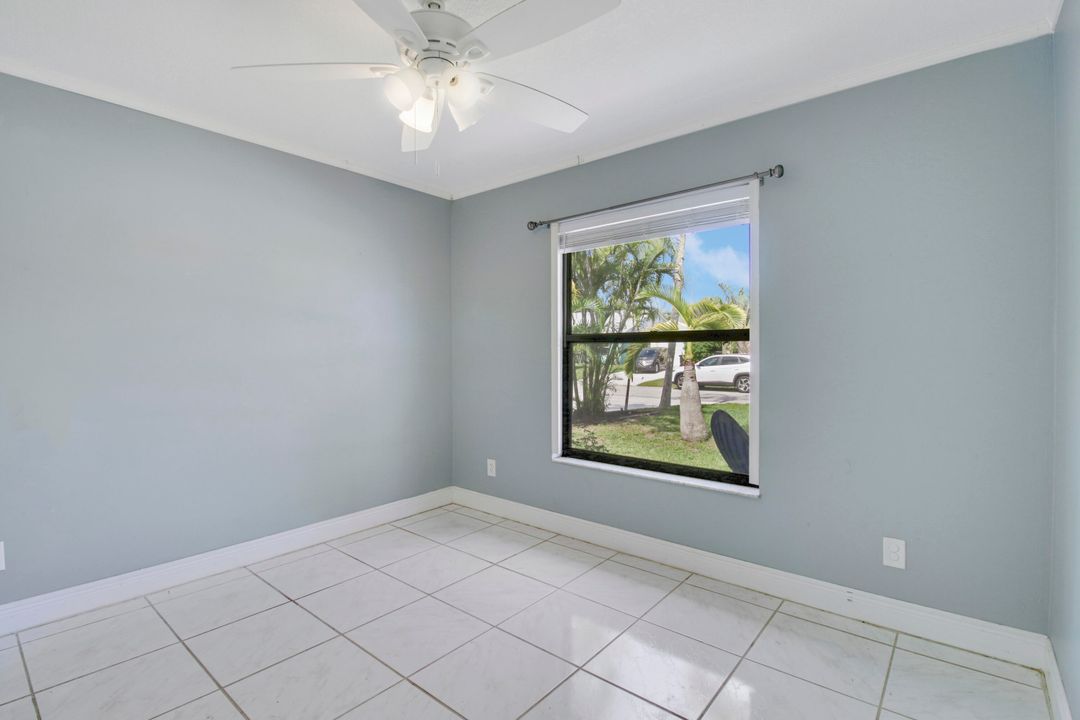 For Sale: $415,000 (3 beds, 2 baths, 1089 Square Feet)