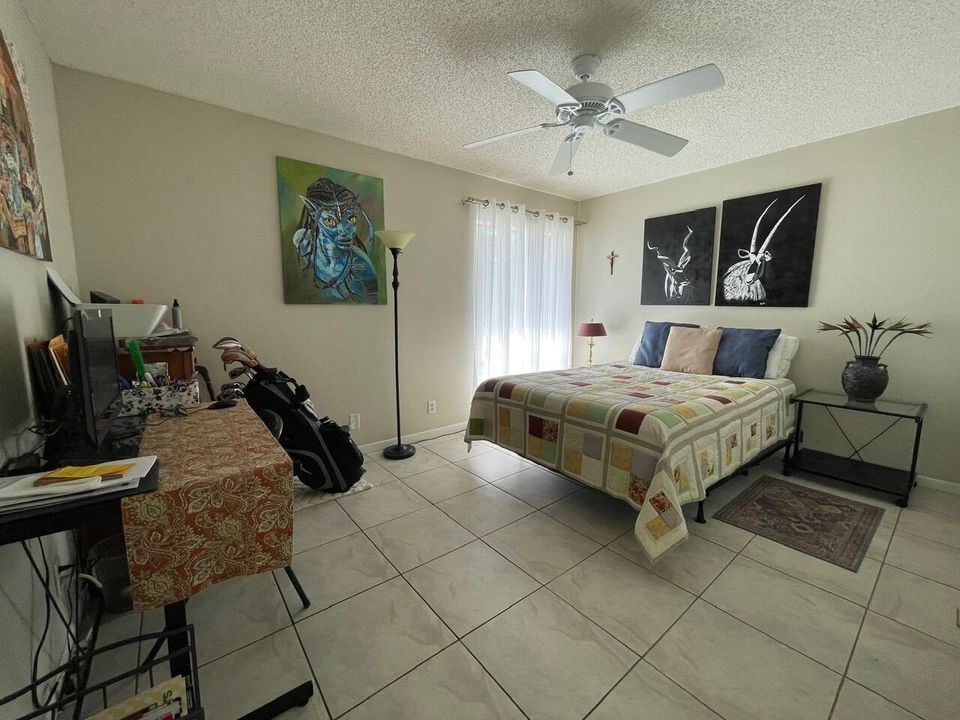 For Sale: $284,900 (2 beds, 2 baths, 1370 Square Feet)