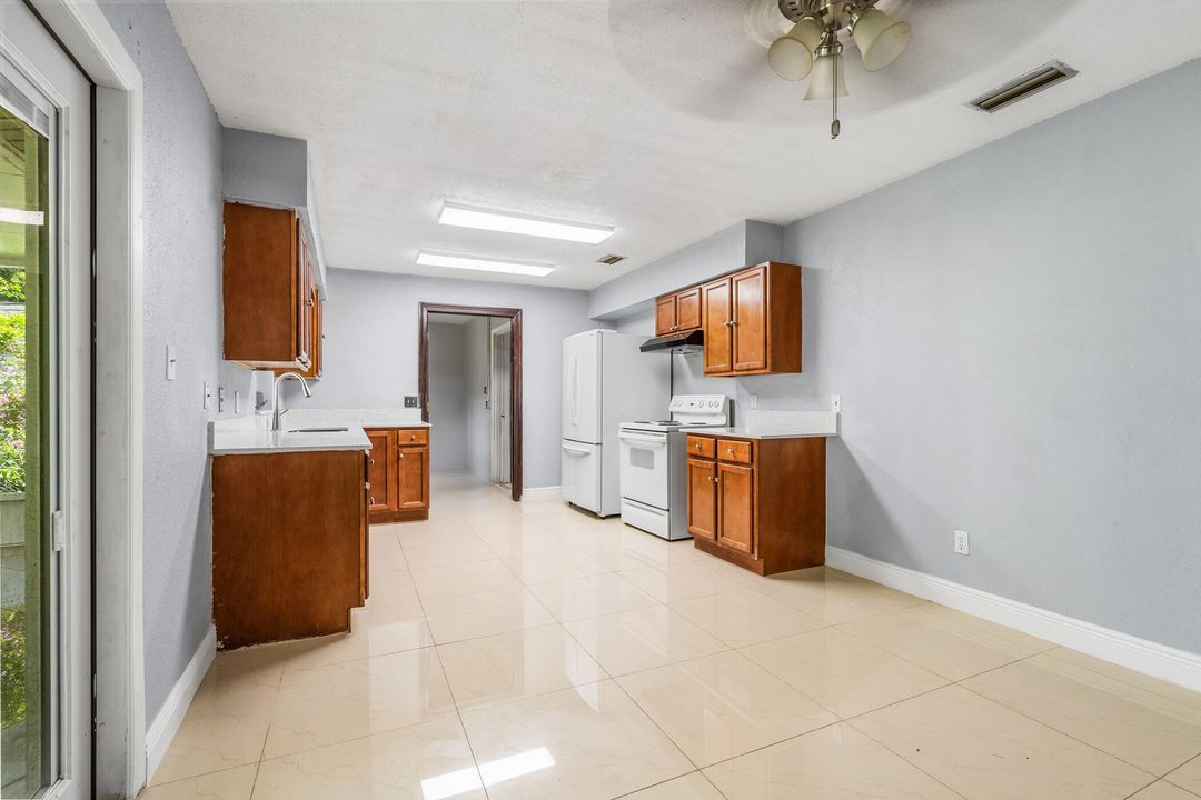 For Sale: $345,000 (3 beds, 2 baths, 1575 Square Feet)