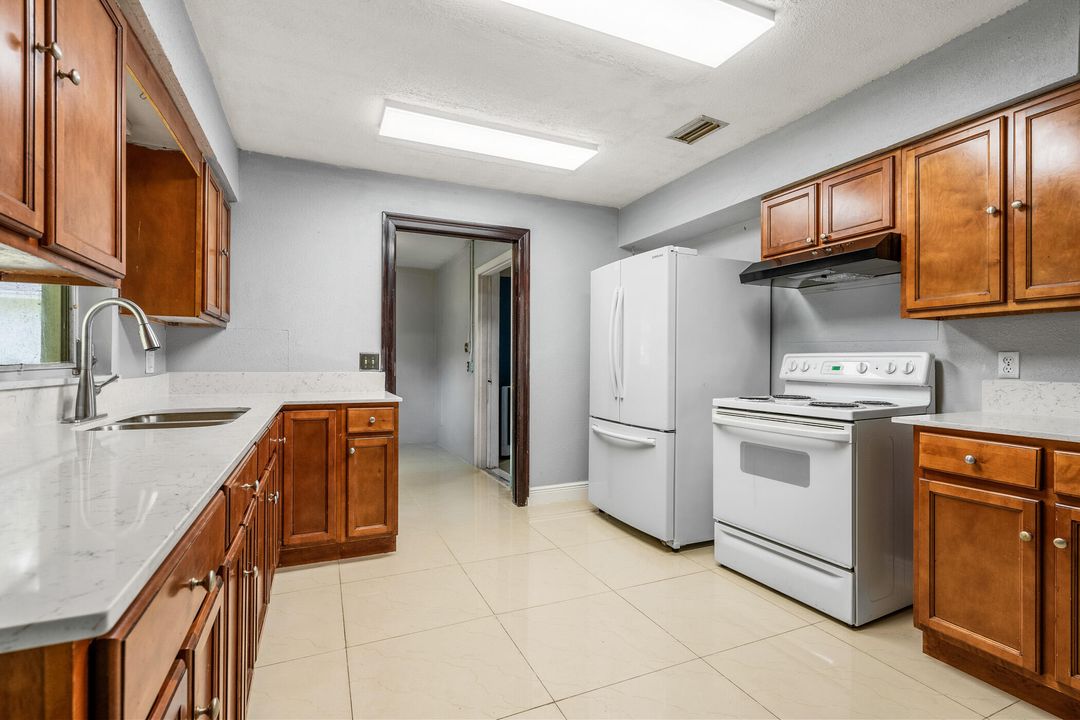For Sale: $345,000 (3 beds, 2 baths, 1575 Square Feet)