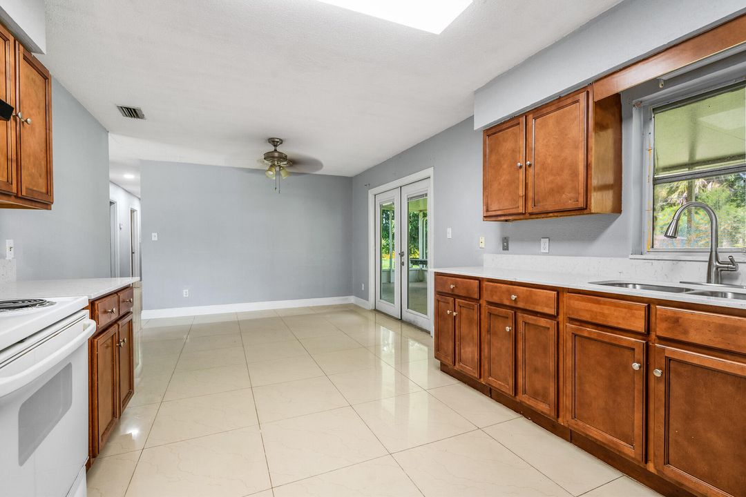 For Sale: $345,000 (3 beds, 2 baths, 1575 Square Feet)