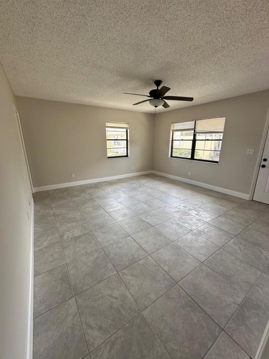 For Rent: $2,700 (3 beds, 2 baths, 1272 Square Feet)