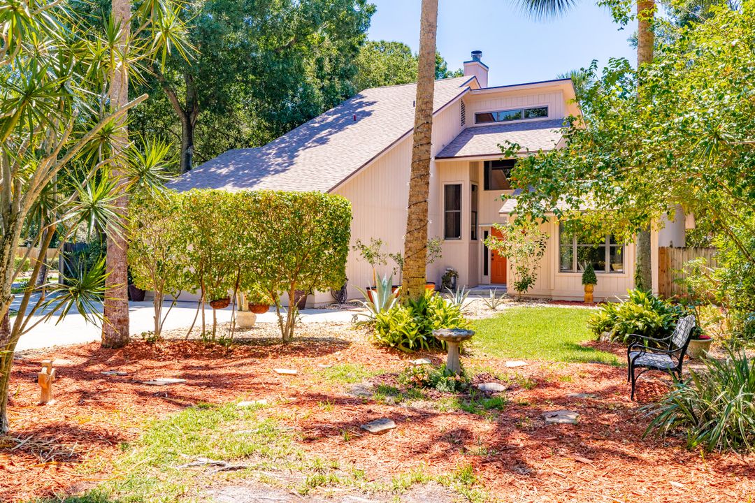 For Sale: $862,000 (3 beds, 2 baths, 1393 Square Feet)