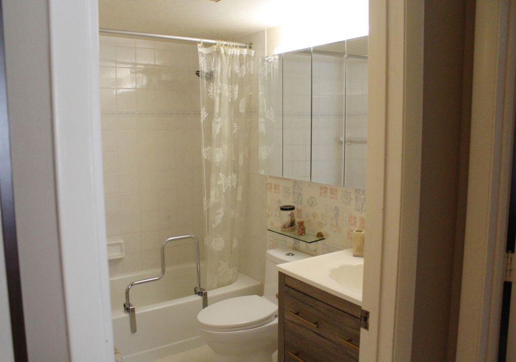 For Sale: $350,000 (2 beds, 2 baths, 1468 Square Feet)